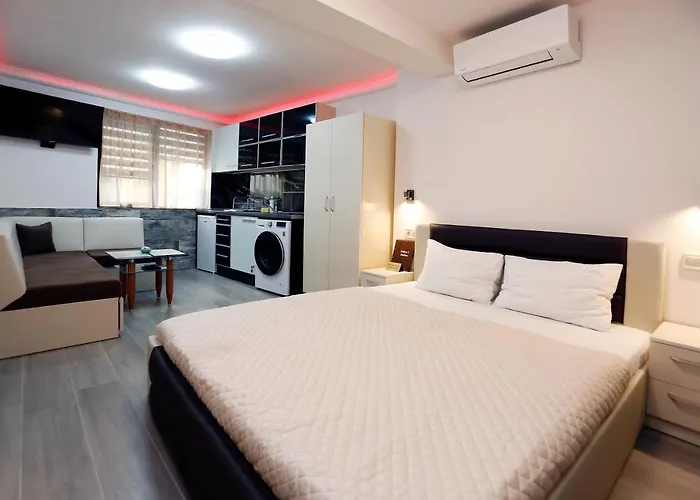 Deluxe 2 Center * Burgas