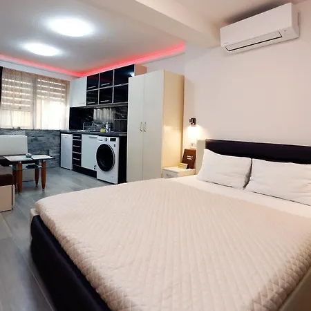 Deluxe 2 Center * בורגאס