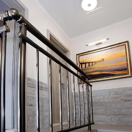 Deluxe 2 Center بورغاس