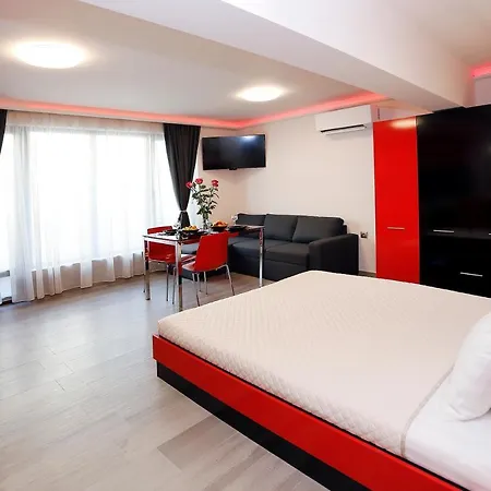 Deluxe 2 Center Apartman *